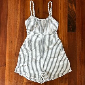 Billabong Romper. Size S